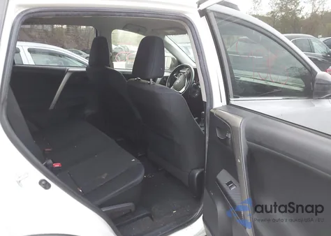 2015 Toyota Rav4 Le z USA, uszkodzony, nr VIN JTMBFREV4FJ029357